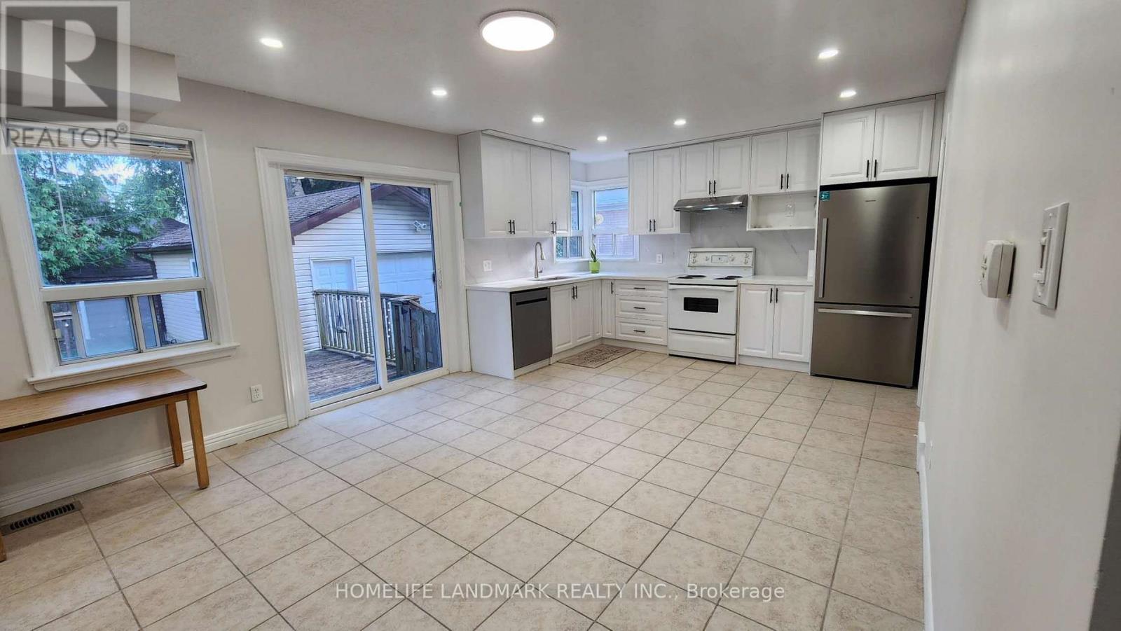 42 Cartier Crescent, Richmond Hill, Ontario  L4C 2N2 - Photo 6 - N12592746