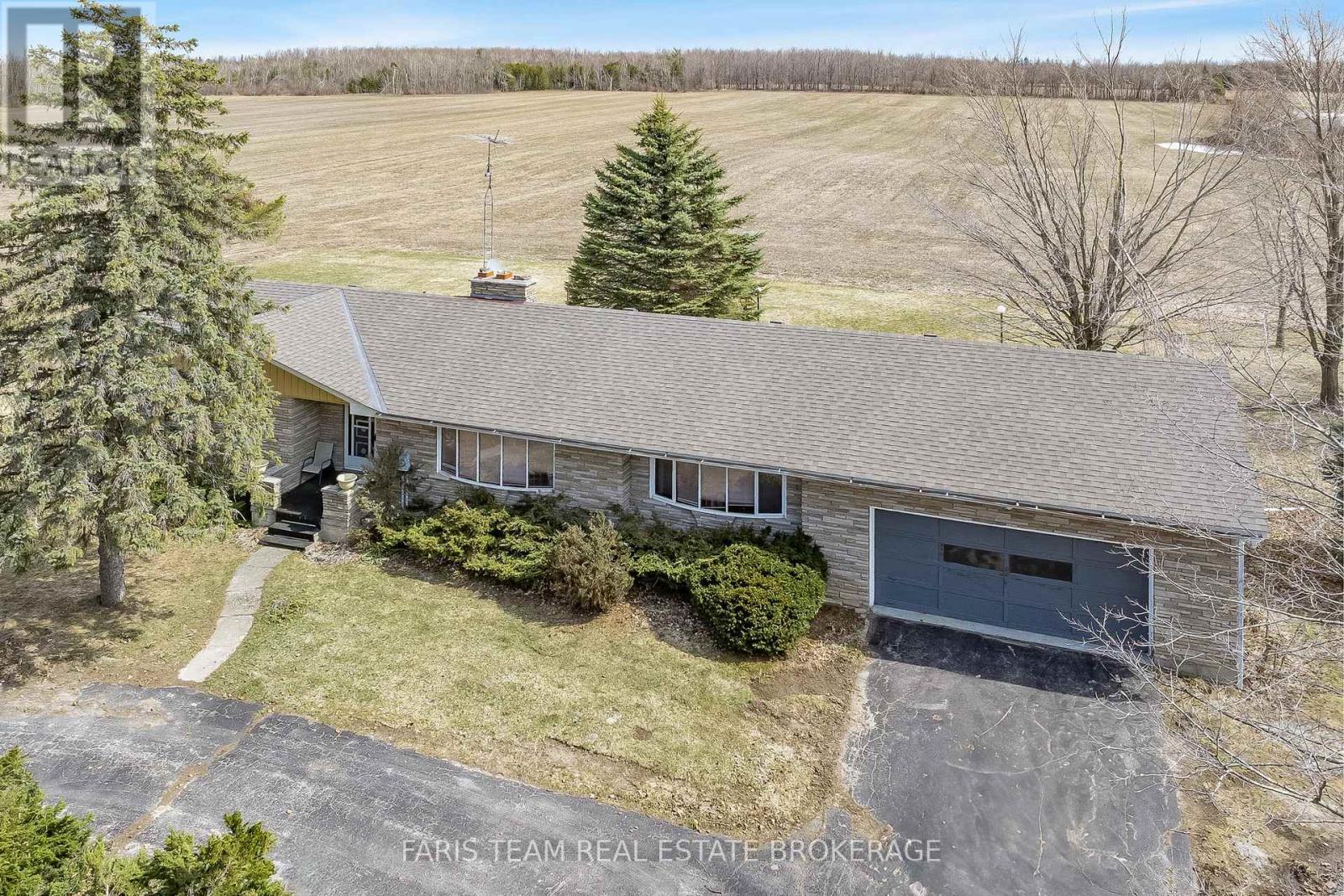 547 Line 11 N, Oro-Medonte, Ontario  L3V 0H5 - Photo 4 - S12370045