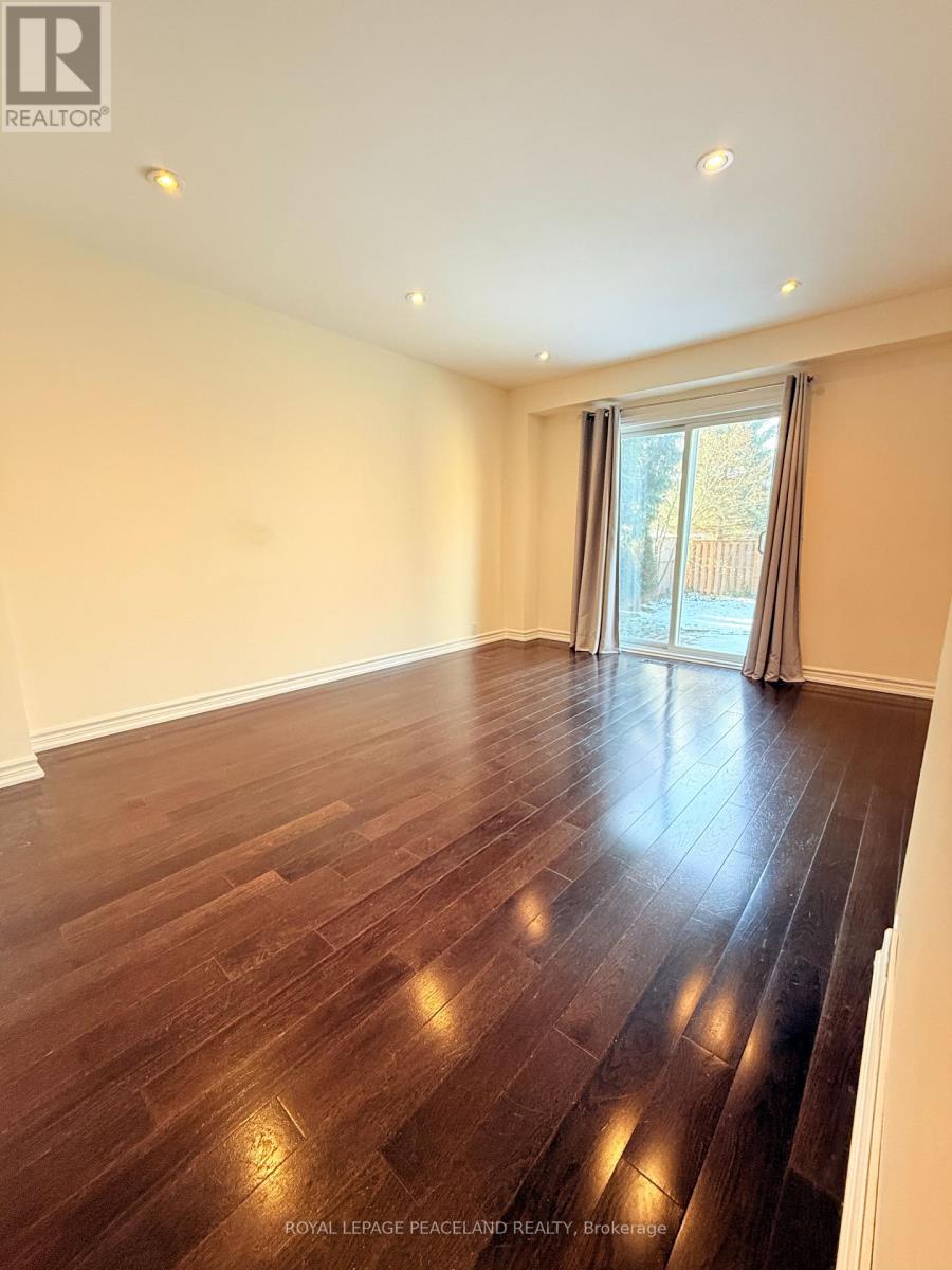 16 Madsen Crescent, Markham, Ontario  L3R 4P3 - Photo 4 - N12592784