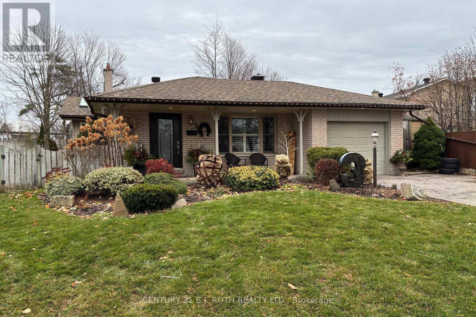 3 Marwendy Drive, Barrie, Ontario  L4M 4E6 - Photo 6 - S12584872