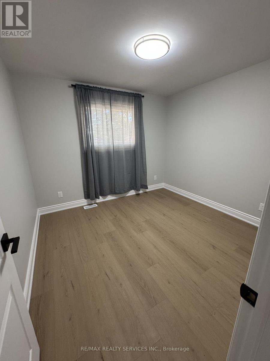 41 Maclaren Avenue, Barrie, Ontario  L4N 3Y1 - Photo 10 - S12591558