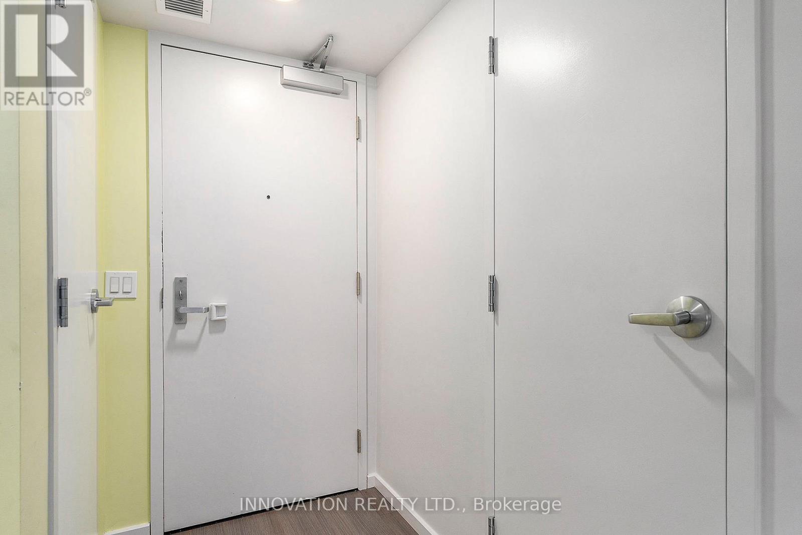 1702 - 105 Champagne Avenue S, Ottawa, Ontario K1S 5E5 - Photo 8 - X12592282