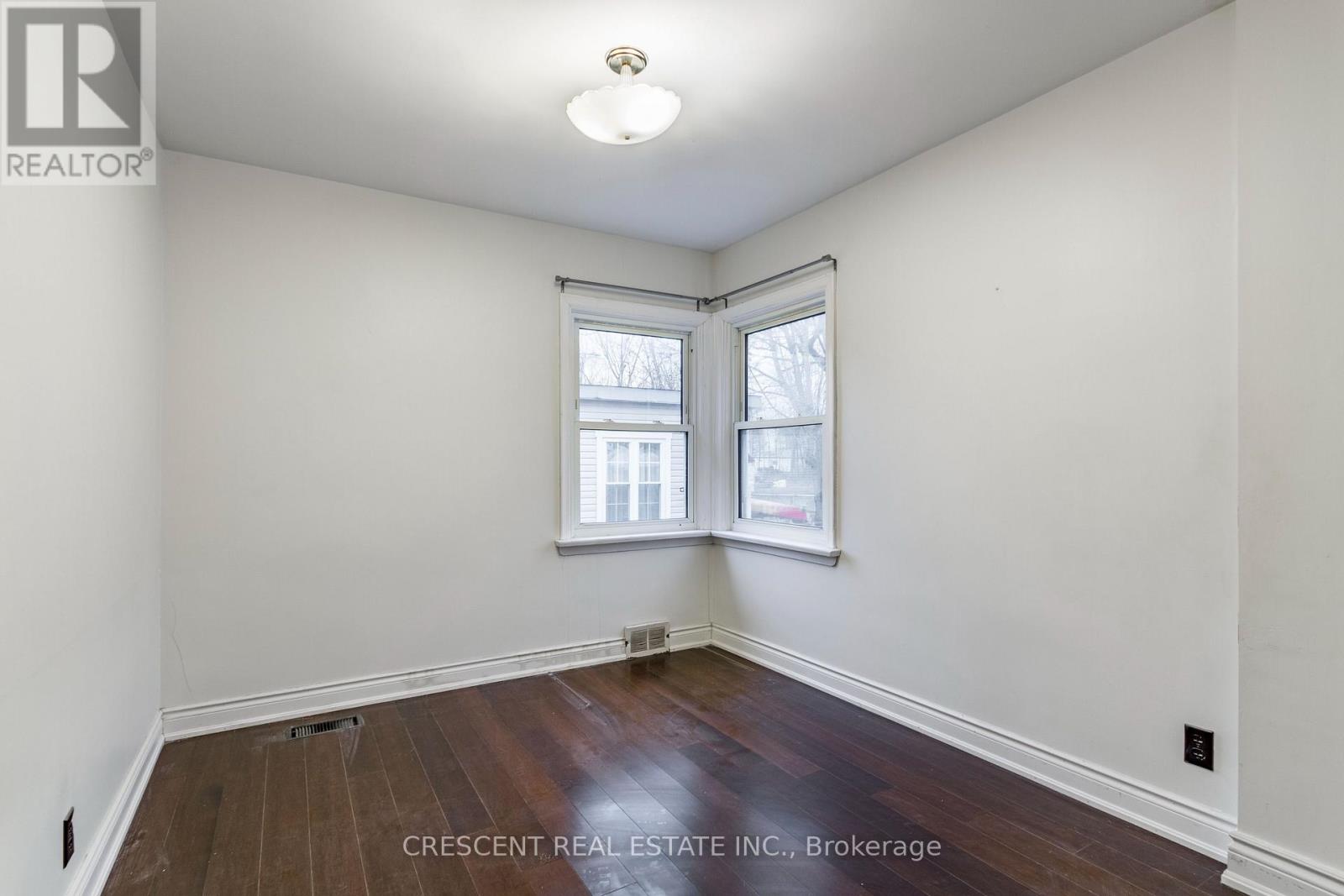 Main & Upper - 261 Barrie Road, Orillia, Ontario L3V 2R4 - Photo 18 - S12591838