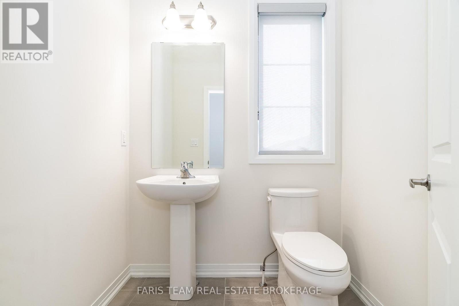 28 Bluebird Lane, Barrie, Ontario  L9J 0M3 - Photo 9 - S12591830