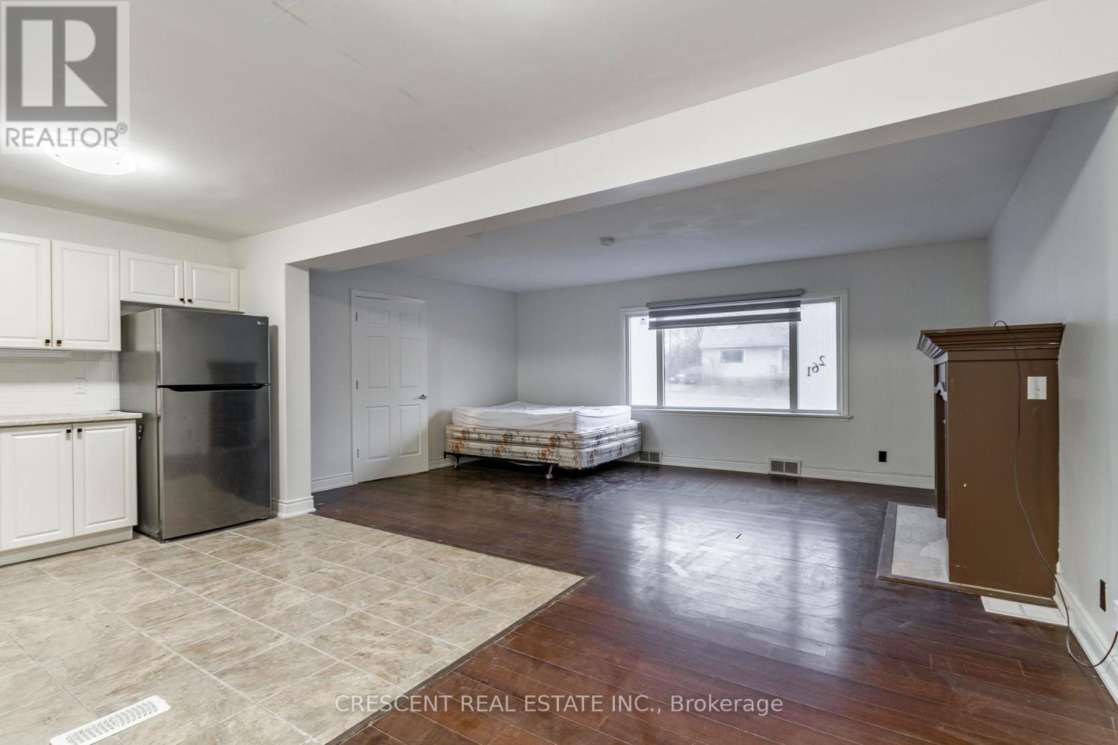 Main & Upper - 261 Barrie Road, Orillia, Ontario L3V 2R4 - Photo 8 - S12591838