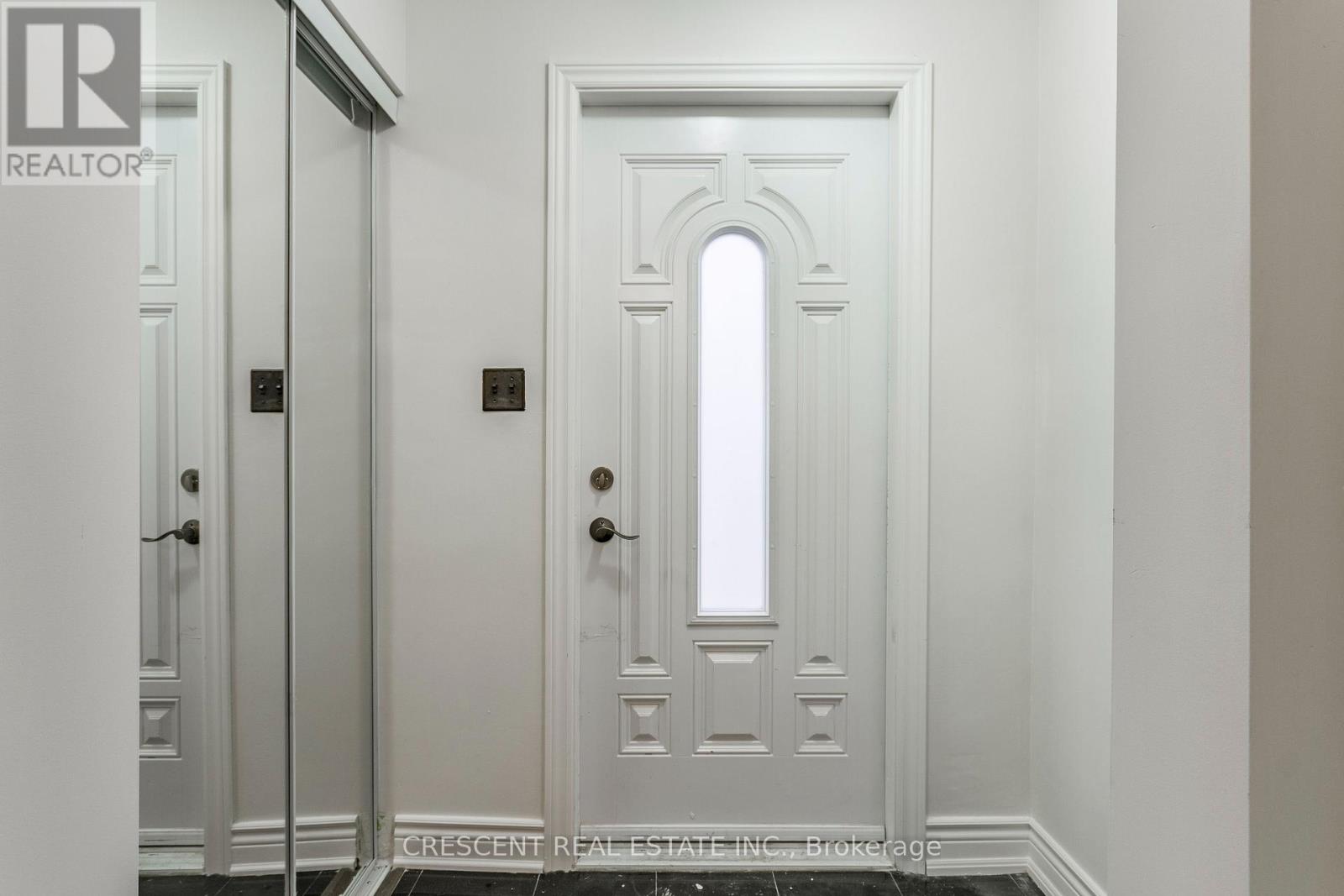 Main & Upper - 261 Barrie Road, Orillia, Ontario L3V 2R4 - Photo 5 - S12591838