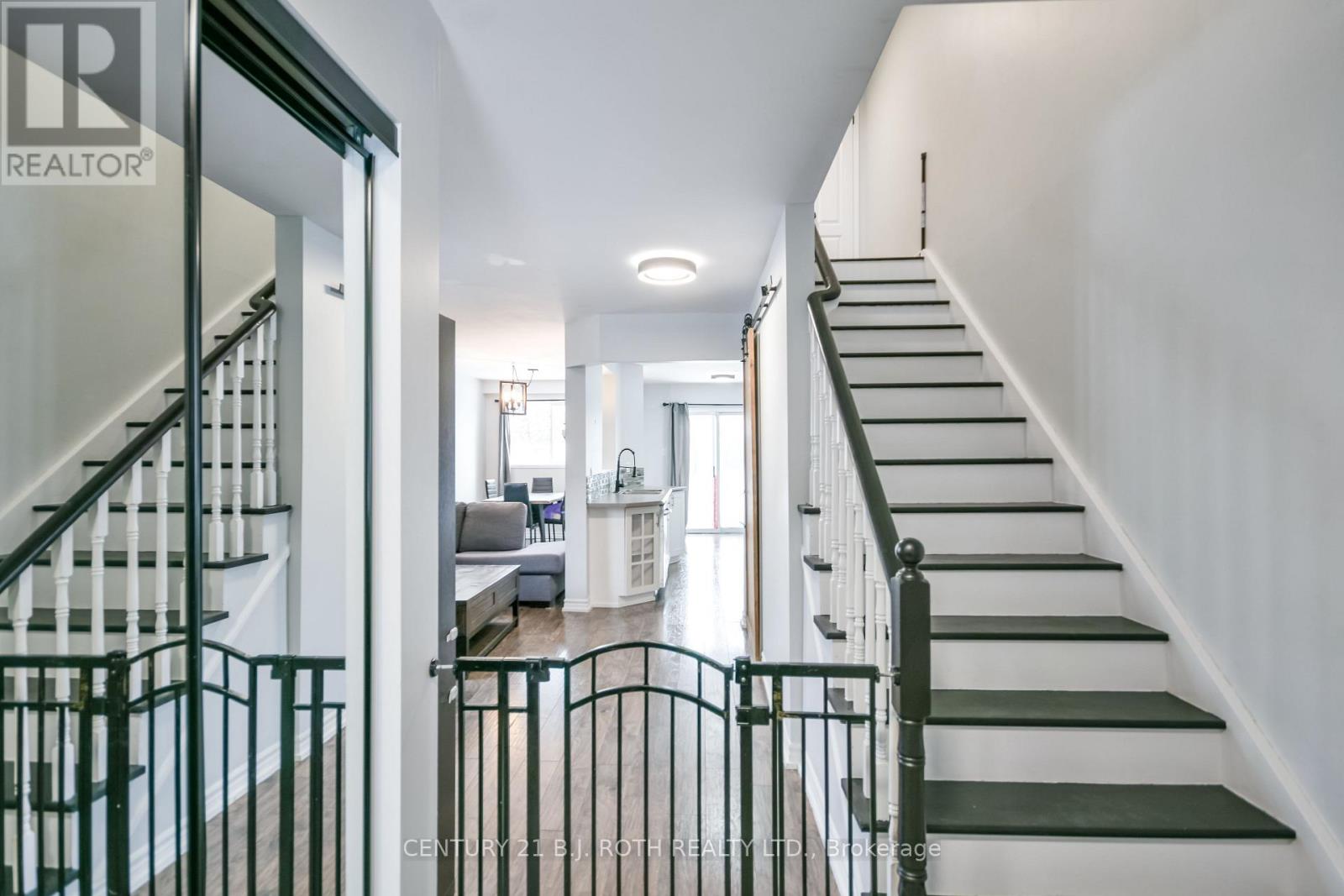 5 Black Cherry Crescent N, Barrie, Ontario  L4N 9K9 - Photo 3 - S12592676