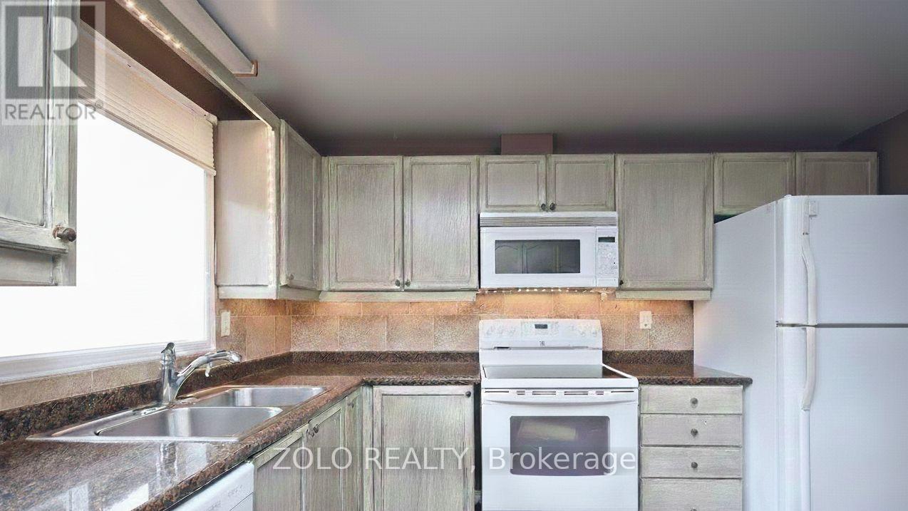 21 Columbia Road, Barrie, Ontario L4N 8C7 - Photo 7 - S12592692