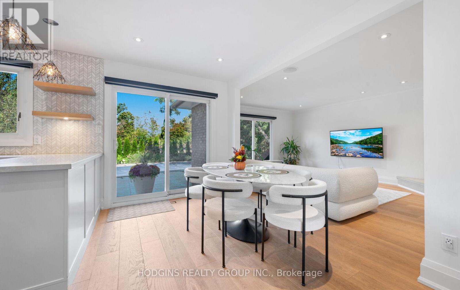 1726 Sherwood Forrest Circle, Mississauga, Ontario L5K 2H6 - Photo 19 - W12498002