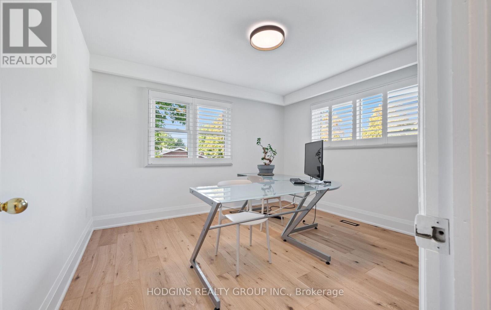 1726 Sherwood Forrest Circle, Mississauga, Ontario L5K 2H6 - Photo 35 - W12498002