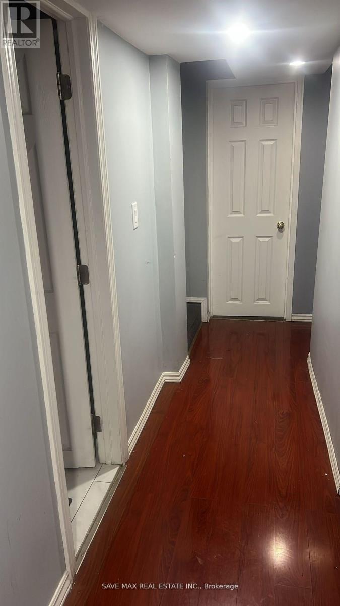 17 Tregate Crescent, Brampton, Ontario L7A 2P3 - Photo 3 - W12505932