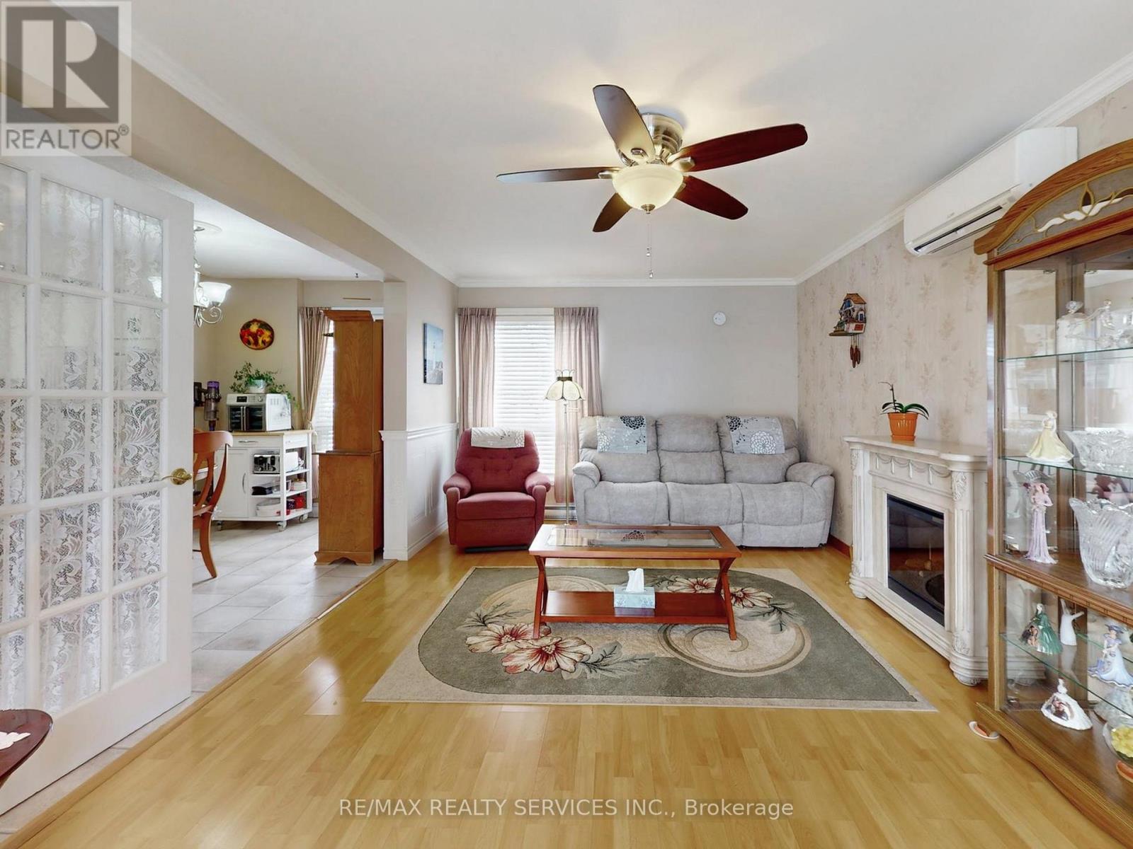 2 Grove Park Square, Brampton, Ontario  L6S 2K3 - Photo 5 - W12531688