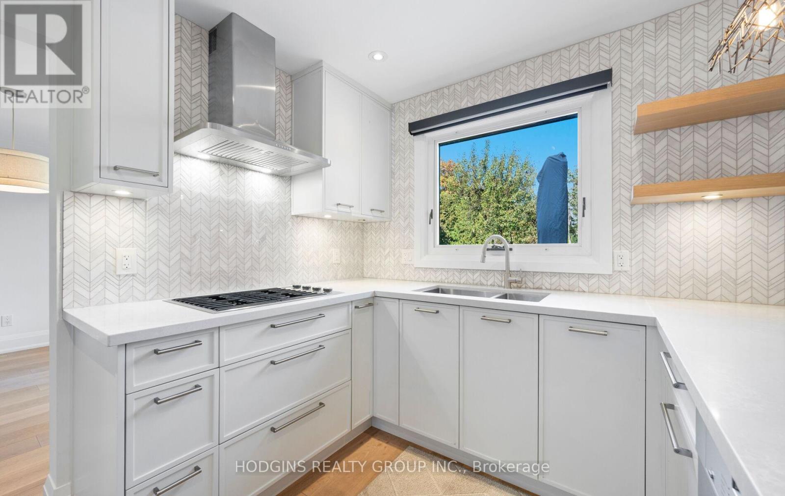 1726 Sherwood Forrest Circle, Mississauga, Ontario L5K 2H6 - Photo 23 - W12498002