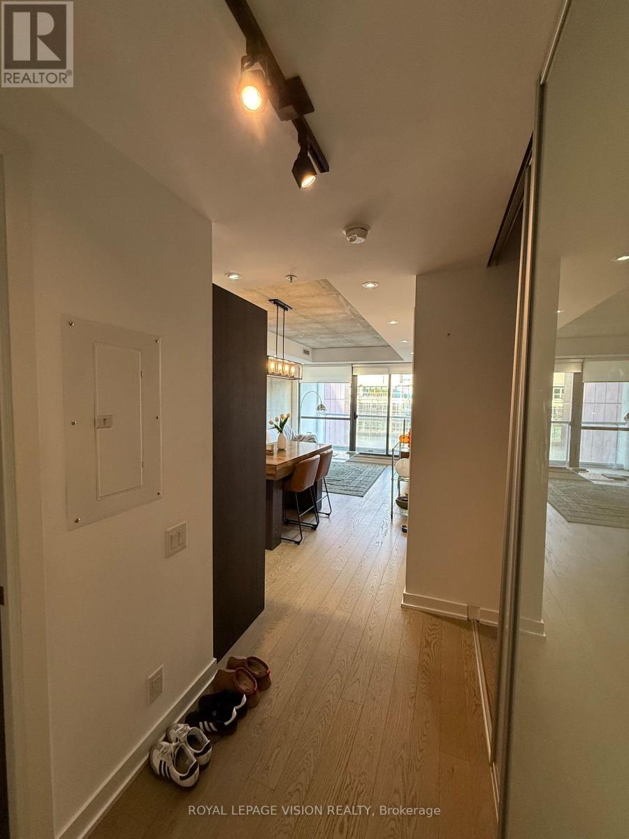 702 - 39 Brant Street, Toronto, Ontario  M5V 1S7 - Photo 5 - C12592828