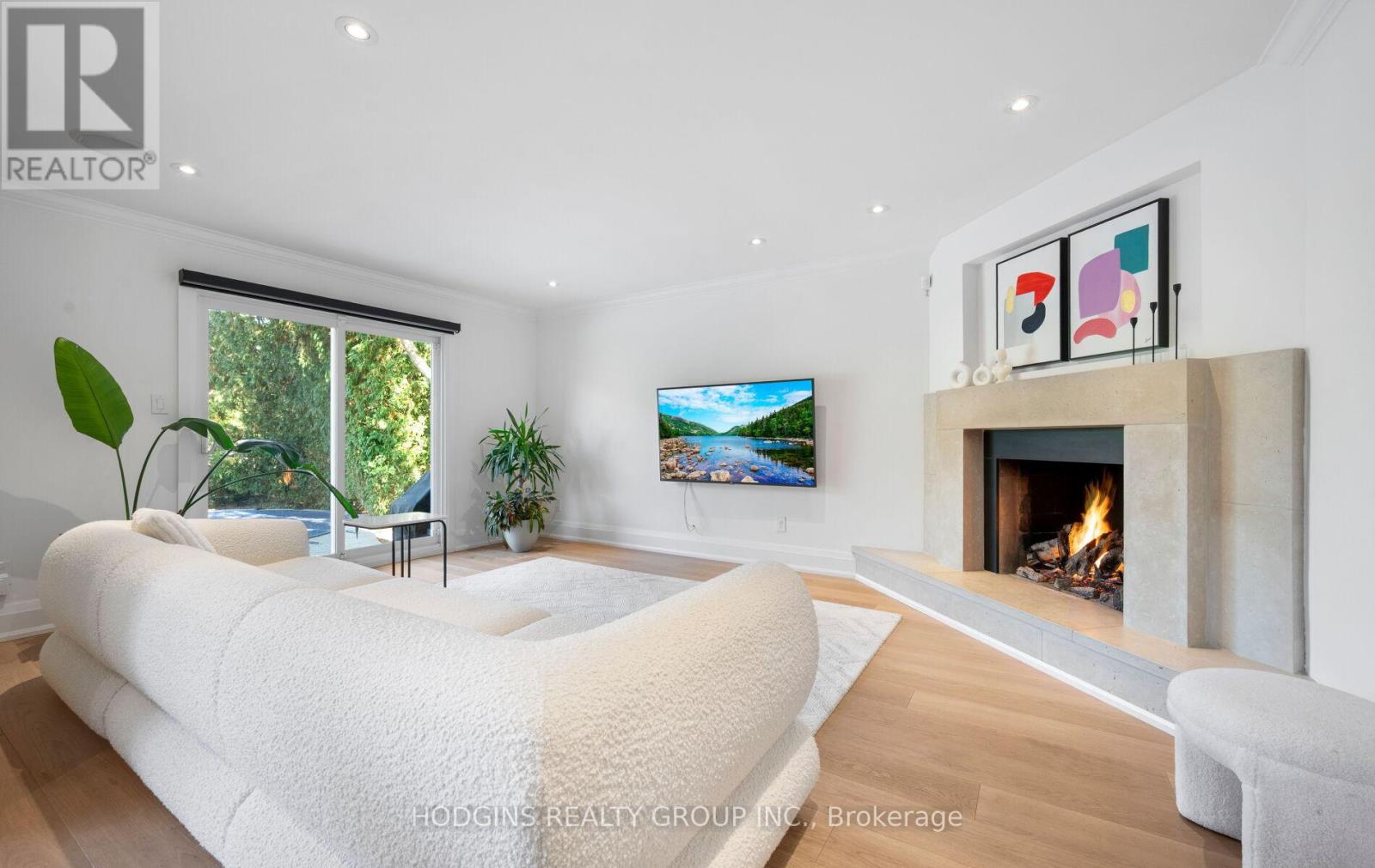 1726 Sherwood Forrest Circle, Mississauga, Ontario L5K 2H6 - Photo 16 - W12498002