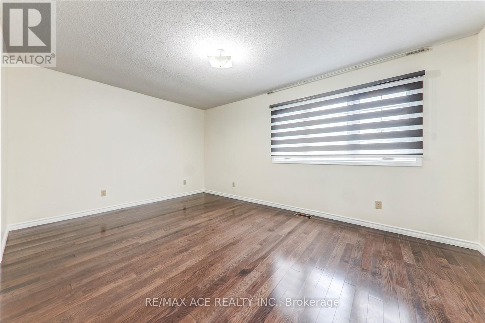 475 Wallenberg Crescent, Mississauga, Ontario  L5B 3M2 - Photo 18 - W12578376