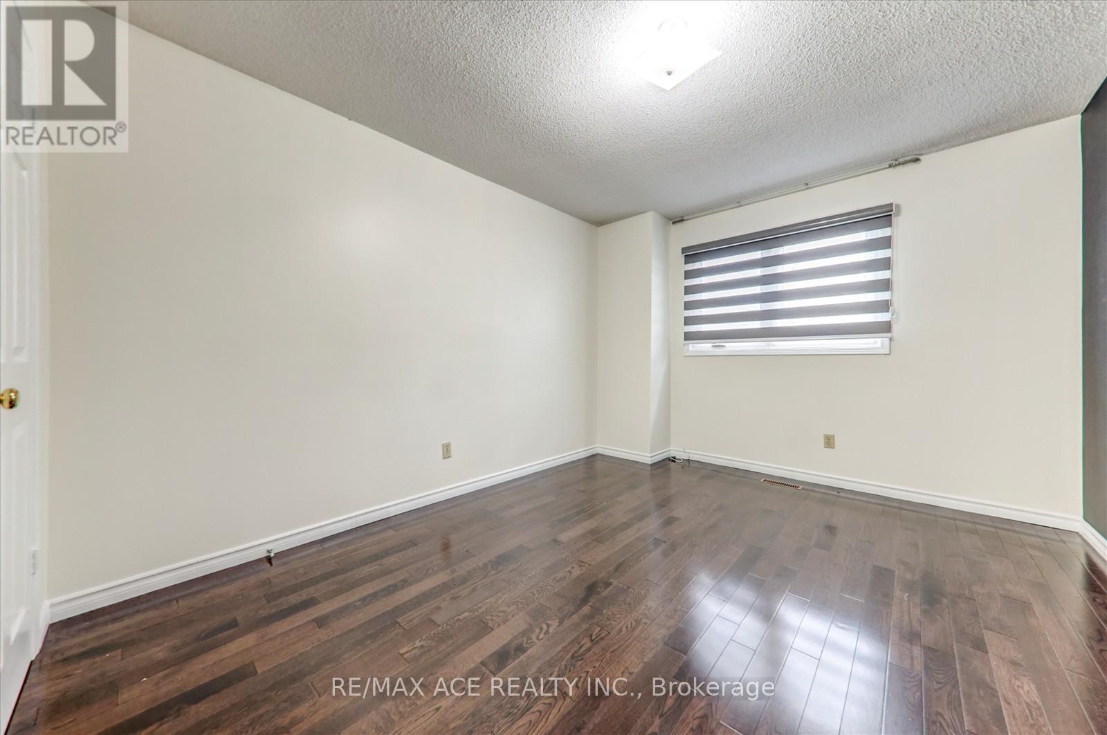 475 Wallenberg Crescent, Mississauga, Ontario  L5B 3M2 - Photo 23 - W12578376