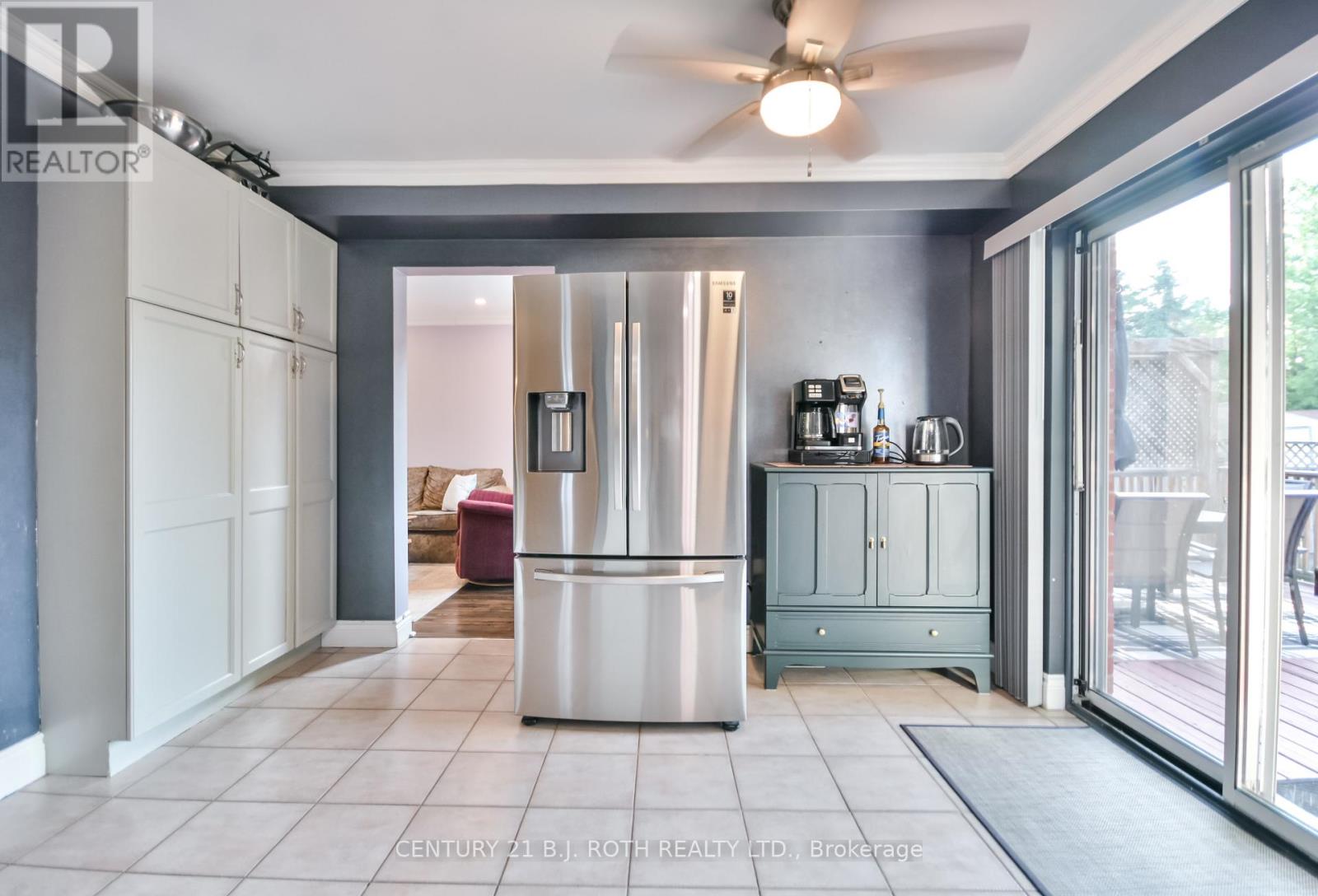 1327 Vincent Crescent, Innisfil, Ontario  L9S 1Z8 - Photo 9 - N12592234