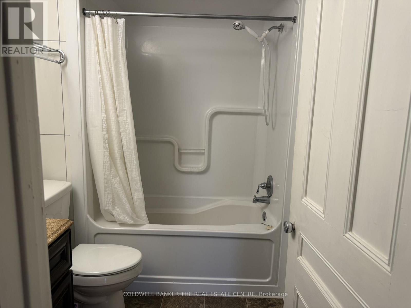 29 Bolton Avenue, Newmarket, Ontario  L3Y 2X3 - Photo 13 - N12592250