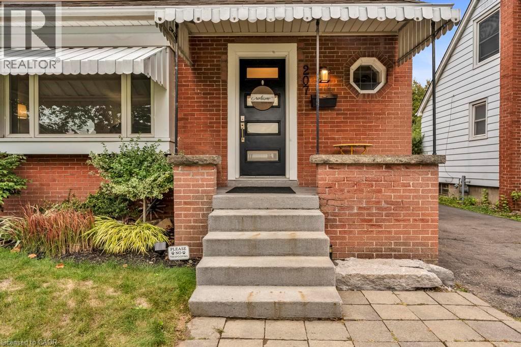207 Auburn Avenue, Hamilton, Ontario  L8K 3B4 - Photo 4 - 40773390