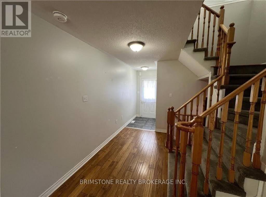 52 Admiral Crescent, Essa, Ontario L0M 1B4 - Photo 2 - N12592396