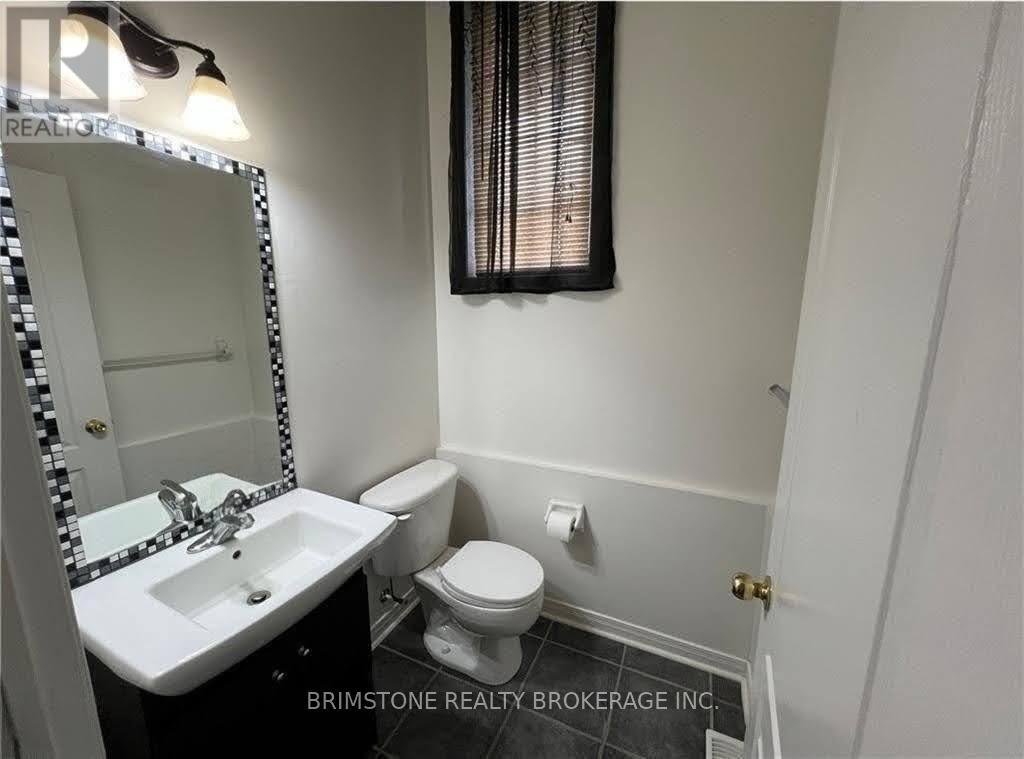 52 Admiral Crescent, Essa, Ontario L0M 1B4 - Photo 6 - N12592396