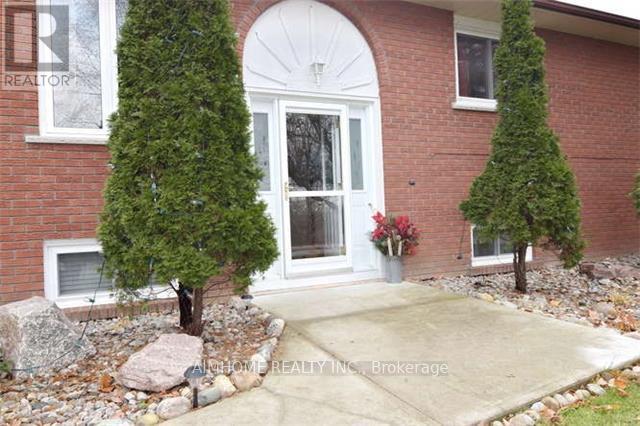 133 Church Street, Georgina, Ontario  L4P 1J4 - Photo 3 - N12592398