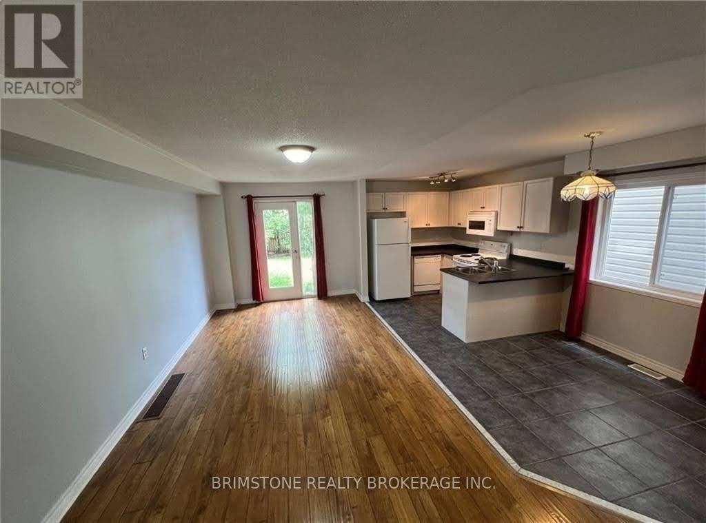 52 Admiral Crescent, Essa, Ontario L0M 1B4 - Photo 3 - N12592396