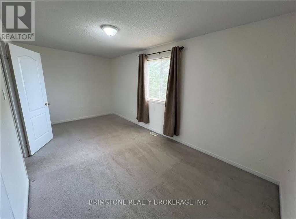 52 Admiral Crescent, Essa, Ontario L0M 1B4 - Photo 9 - N12592396