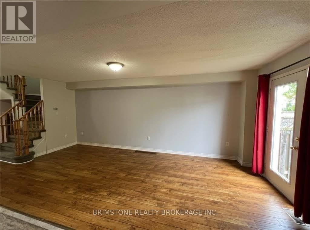 52 Admiral Crescent, Essa, Ontario L0M 1B4 - Photo 5 - N12592396