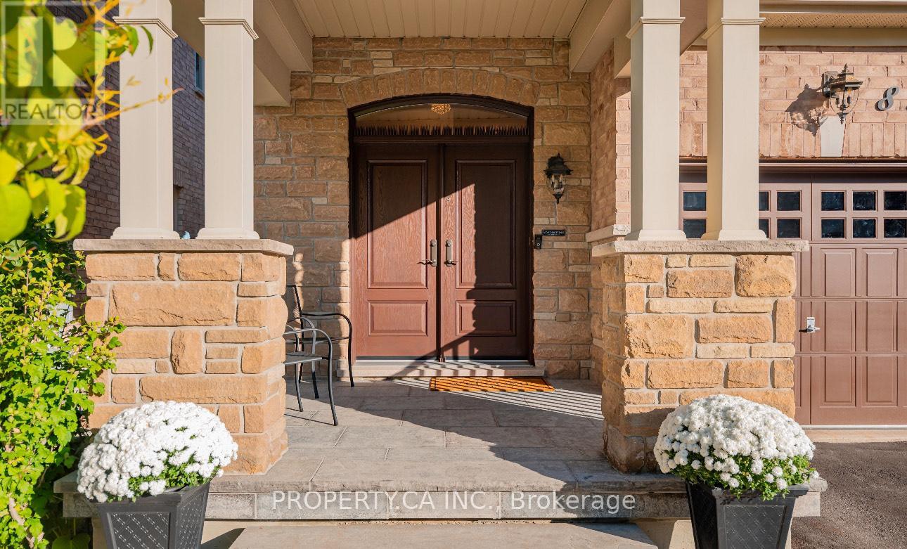 8 Homerton Avenue, Richmond Hill, Ontario  L4E 0V9 - Photo 4 - N12592456