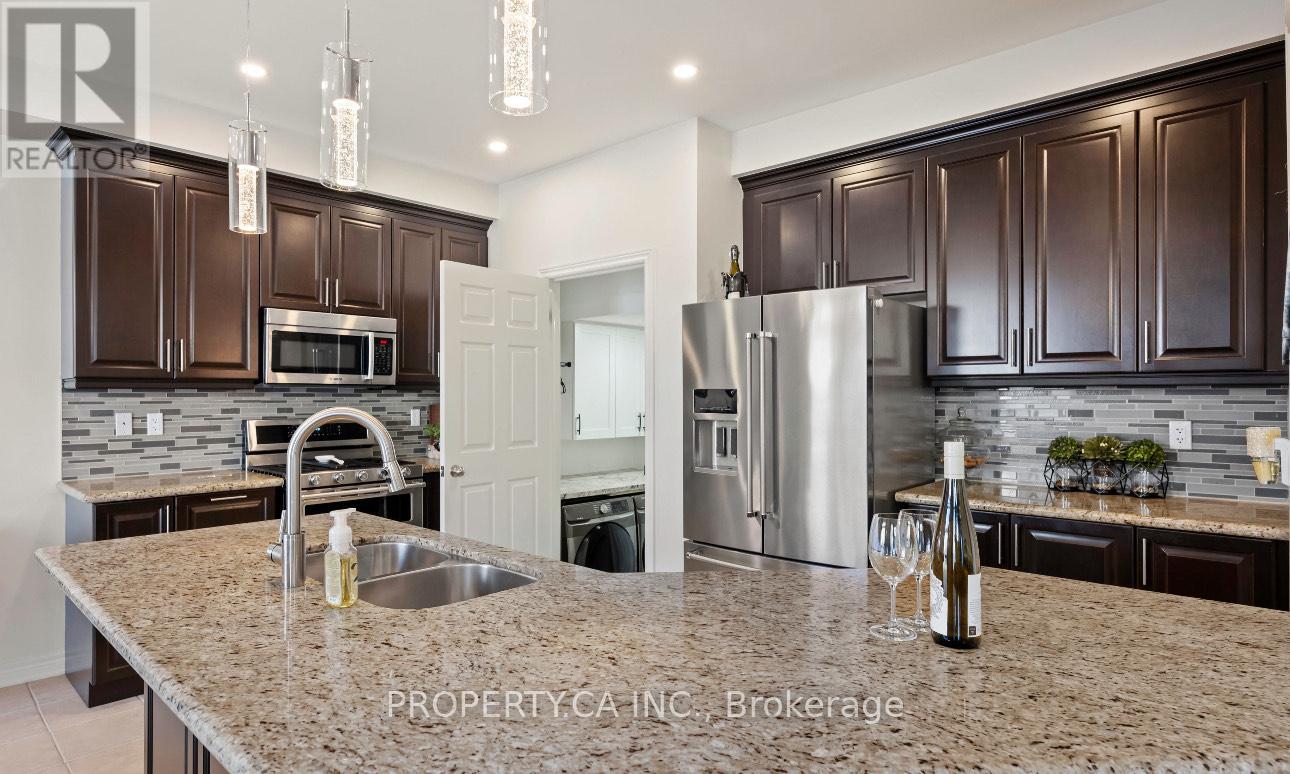 8 Homerton Avenue, Richmond Hill, Ontario  L4E 0V9 - Photo 15 - N12592456