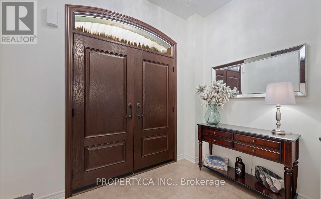 8 Homerton Avenue, Richmond Hill, Ontario  L4E 0V9 - Photo 5 - N12592456