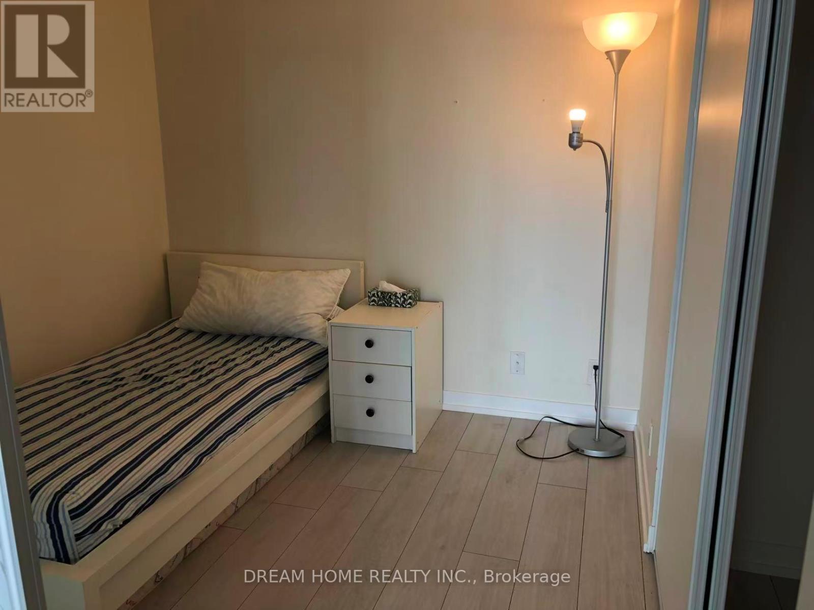 2805 - 898 Portgage Parkway, Vaughan, Ontario  L4K 0J6 - Photo 2 - N12592576