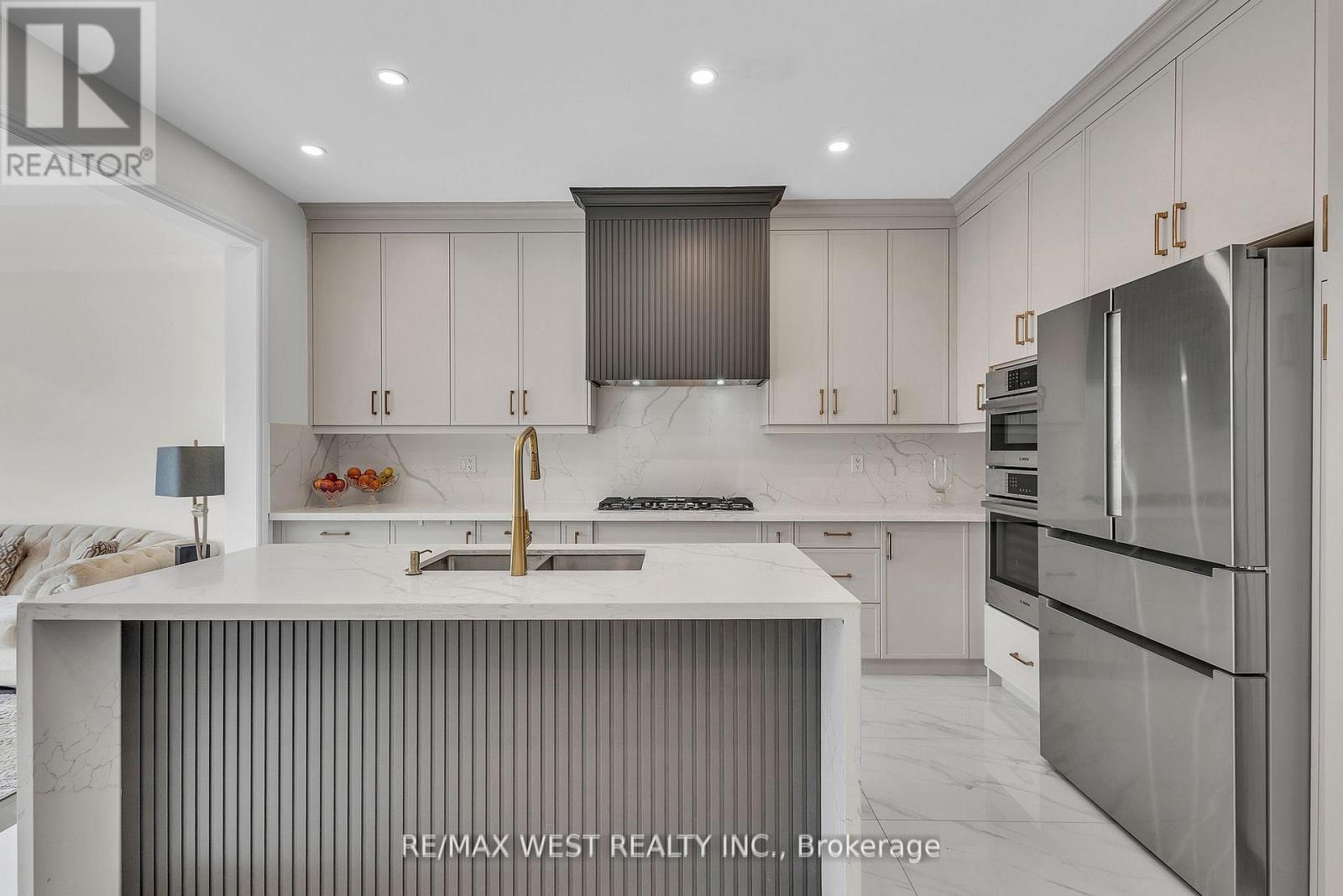 61 Zenith Avenue, Vaughan, Ontario L4H 4L1 - Photo 3 - N12592594