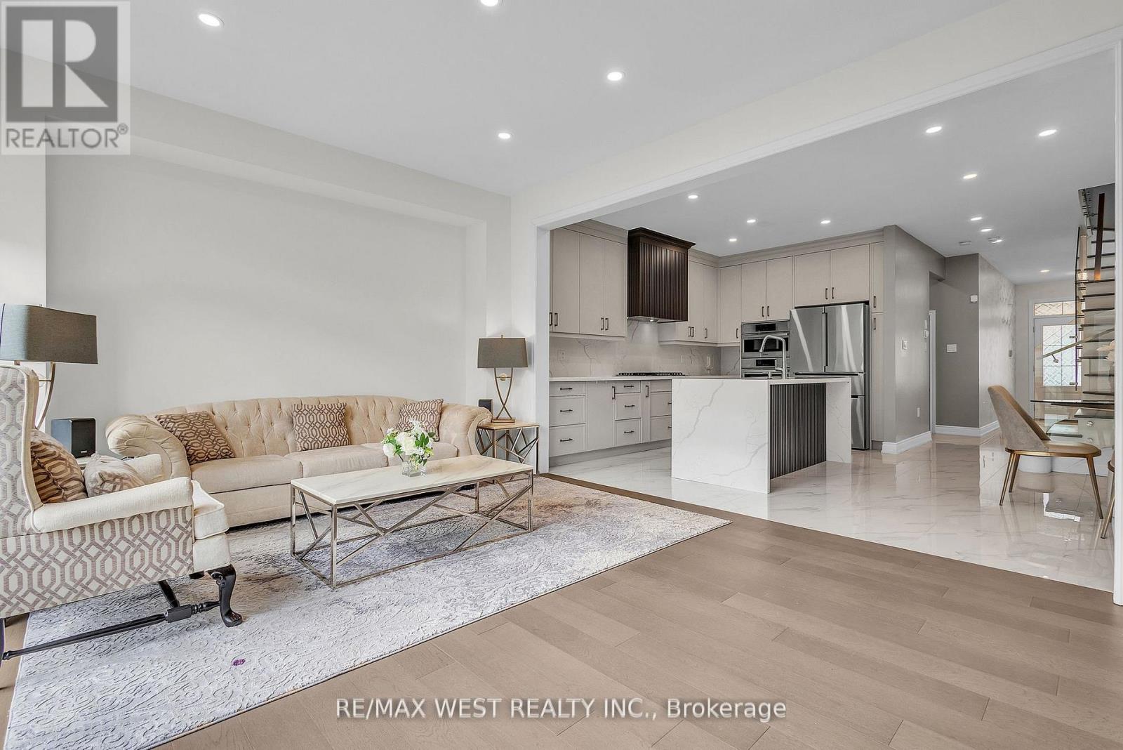 61 Zenith Avenue, Vaughan, Ontario L4H 4L1 - Photo 11 - N12592594