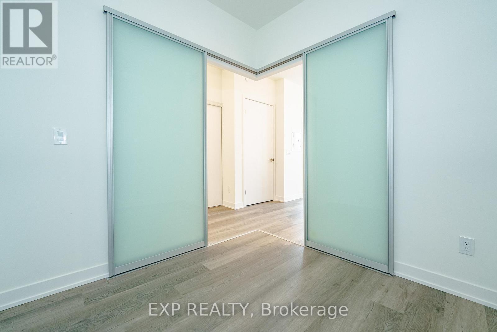 409 - 6 David Eyer Road, Richmond Hill, Ontario  L4S 0N5 - Photo 8 - N12592498