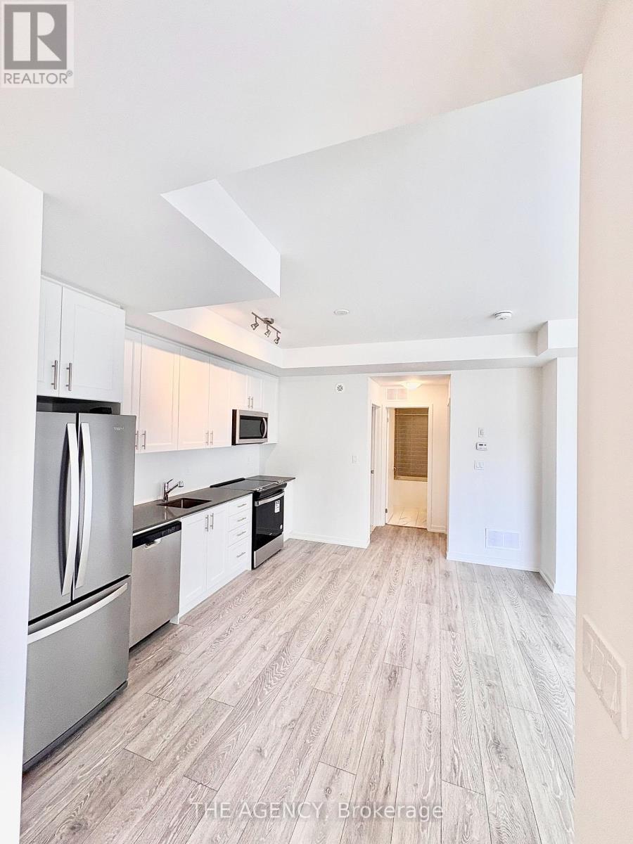 15 - 14 Lytham Green Circle, Newmarket, Ontario L3Y 0H3 - Photo 11 - N12592554