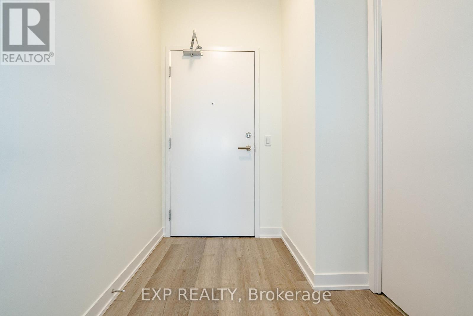 409 - 6 David Eyer Road, Richmond Hill, Ontario  L4S 0N5 - Photo 3 - N12592498