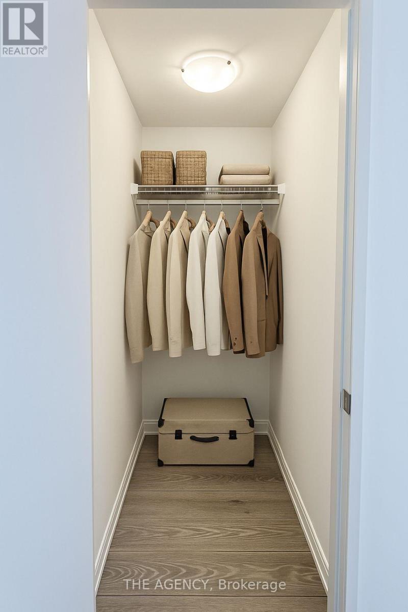 15 - 14 Lytham Green Circle, Newmarket, Ontario L3Y 0H3 - Photo 9 - N12592554