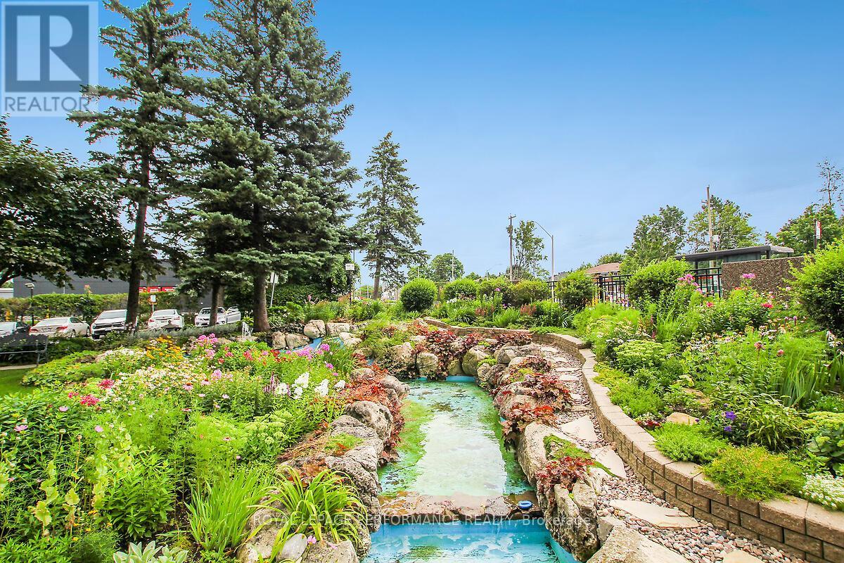 1702 - 1025 Richmond Road, Ottawa, Ontario K2B 8G8 - Photo 2 - X12592850