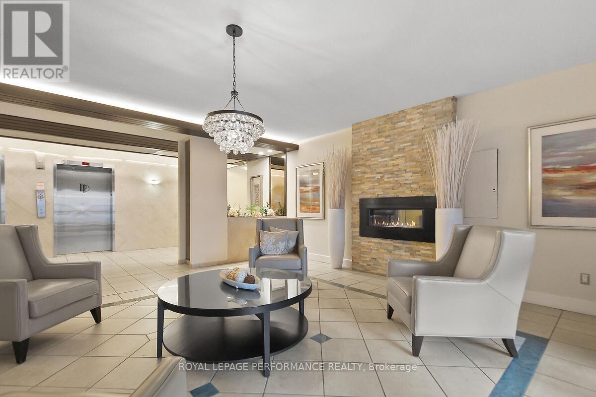 1702 - 1025 Richmond Road, Ottawa, Ontario K2B 8G8 - Photo 4 - X12592850