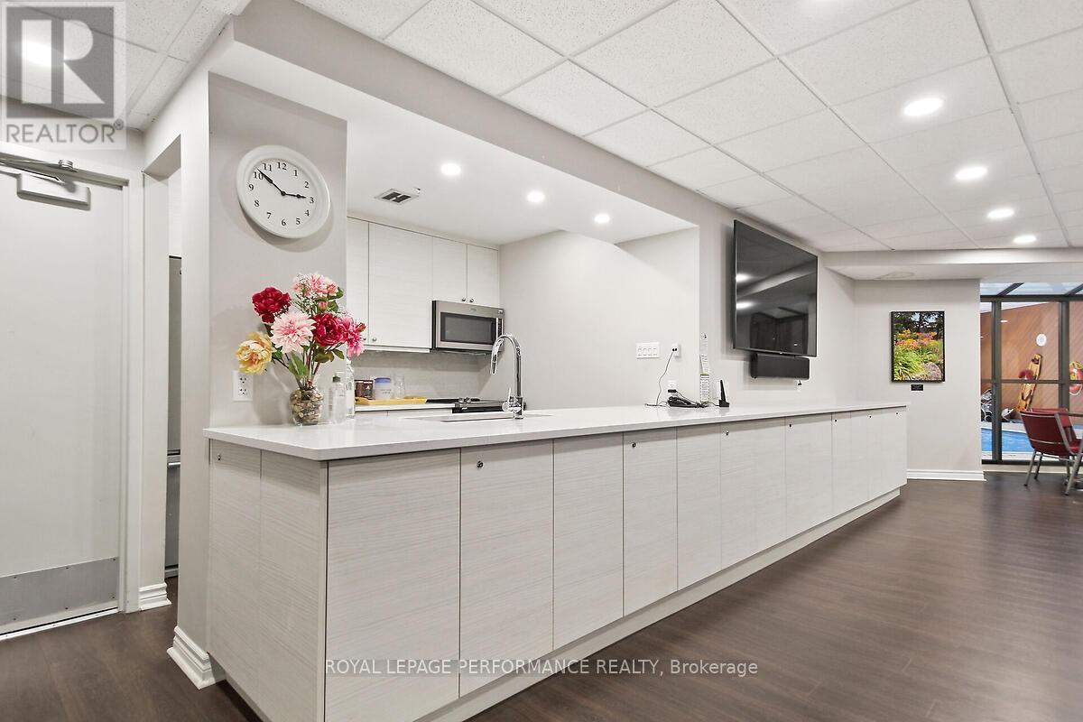 1702 - 1025 Richmond Road, Ottawa, Ontario K2B 8G8 - Photo 9 - X12592850