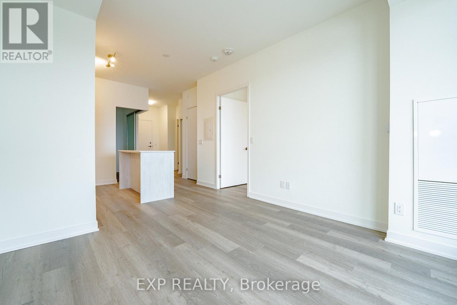 409 - 6 David Eyer Road, Richmond Hill, Ontario  L4S 0N5 - Photo 9 - N12592498