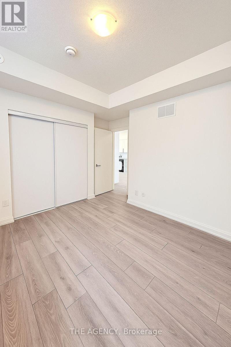 15 - 14 Lytham Green Circle, Newmarket, Ontario L3Y 0H3 - Photo 7 - N12592554