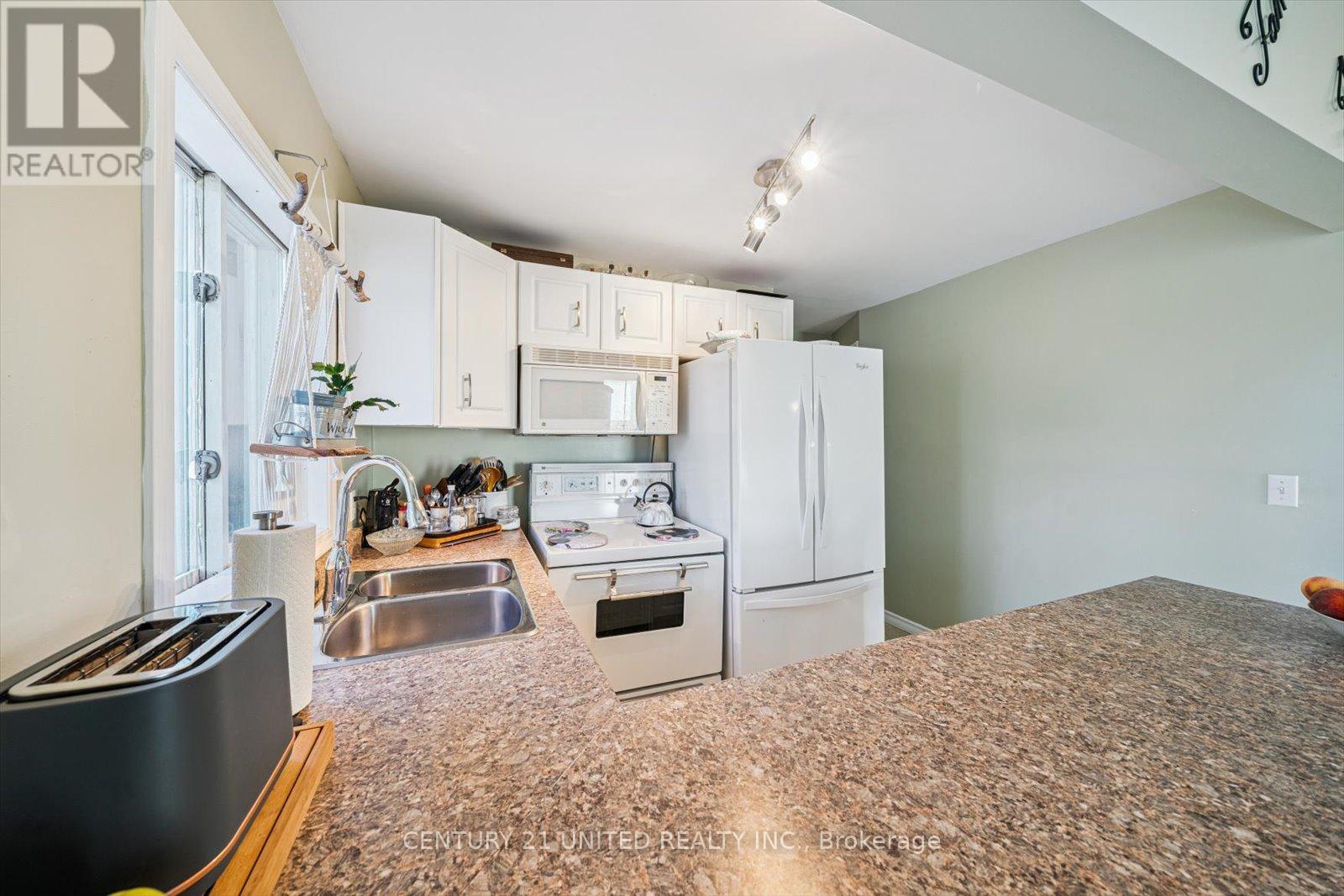 9 Beverly Street, Kawartha Lakes, Ontario  K9V 4Y8 - Photo 17 - X12592004