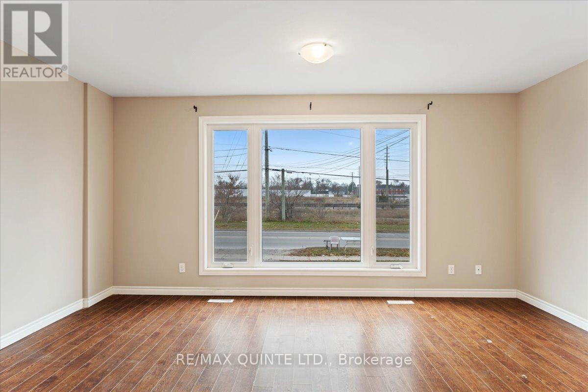 240 College Street E, Belleville, Ontario  K8N 2V9 - Photo 10 - X12592174