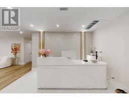 42 VILLAGE CENTRE, Mississauga, Ontario