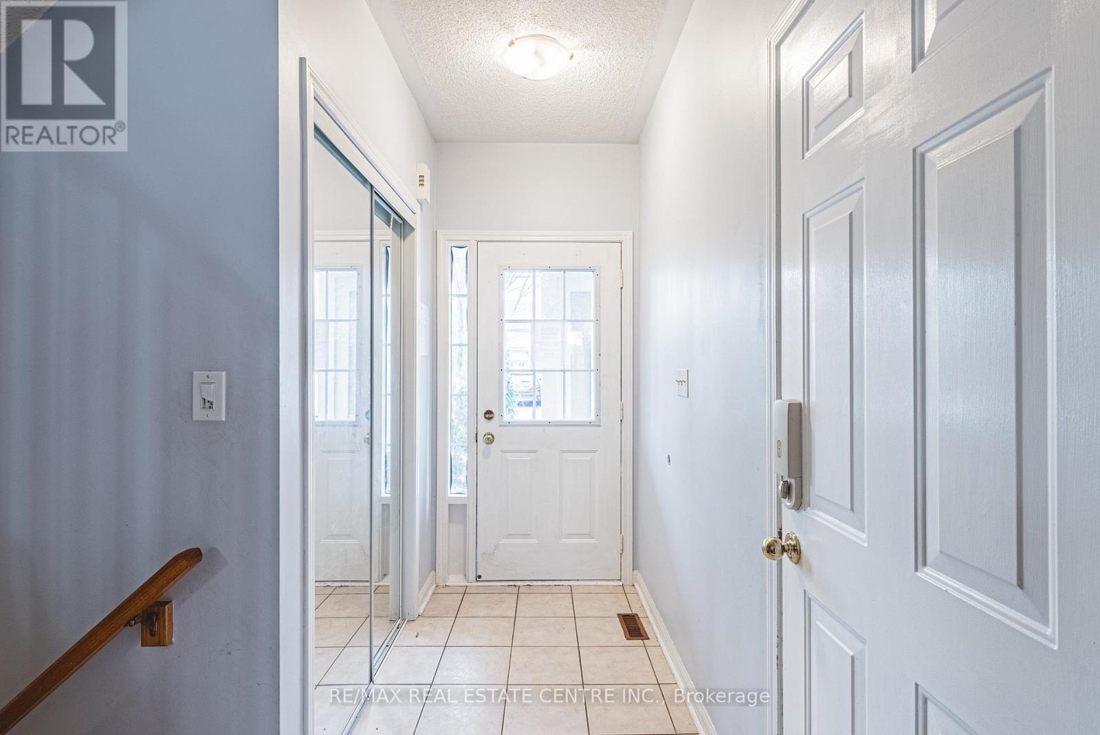 1133 Barclay Circle, Milton, Ontario  L9T 5V9 - Photo 4 - W12590822