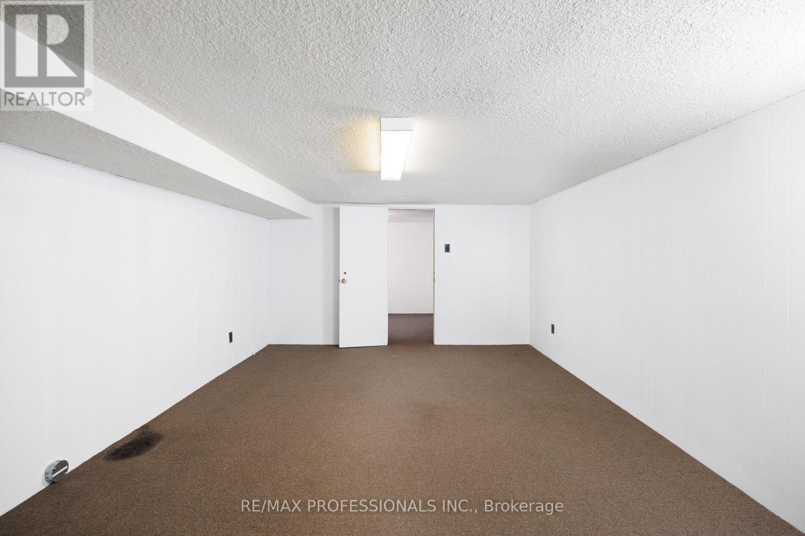 50 Wendover Road, Toronto, Ontario  M8X 2L3 - Photo 36 - W12590998